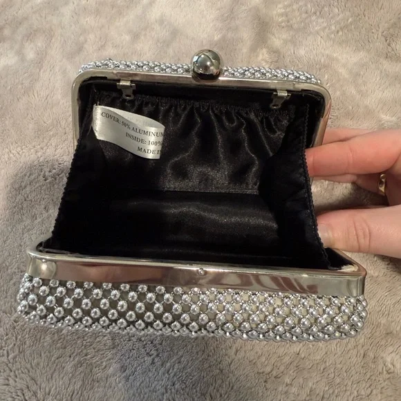 Silver clutch - Picture 4 of 6